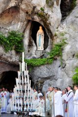 2011 Lourdes Pilgrimage - Grotto Mass (76/103)
